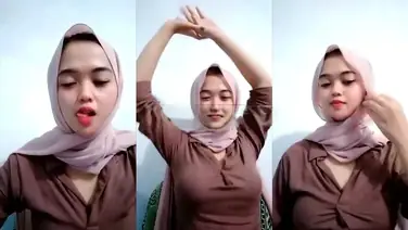 Bokep Indo Jilbab Cantik Live Bikin Sange poster