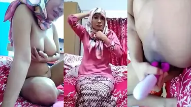 Bokep Jilbab Ukhty Montok Colmek Di Kamar 2026 poster