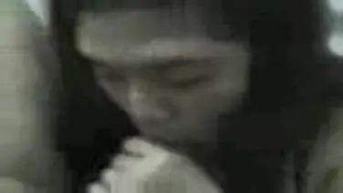 Rintihan Manja ABG Cantik Menahan Orgasme Basah poster